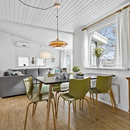 Feriehus Cozy In With Kitchen